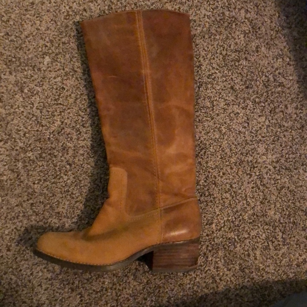 Volatile Boots